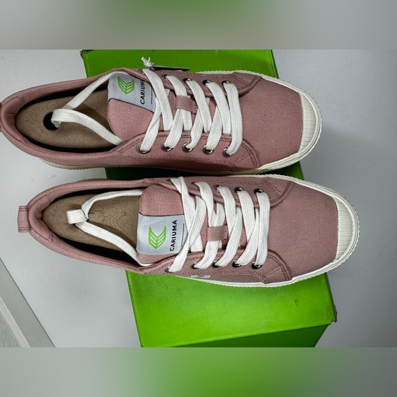 Cariuma Rose Canvas
OCA LOW|NIB|The Perfect Tennis Shoe! - Picture 6 of 10